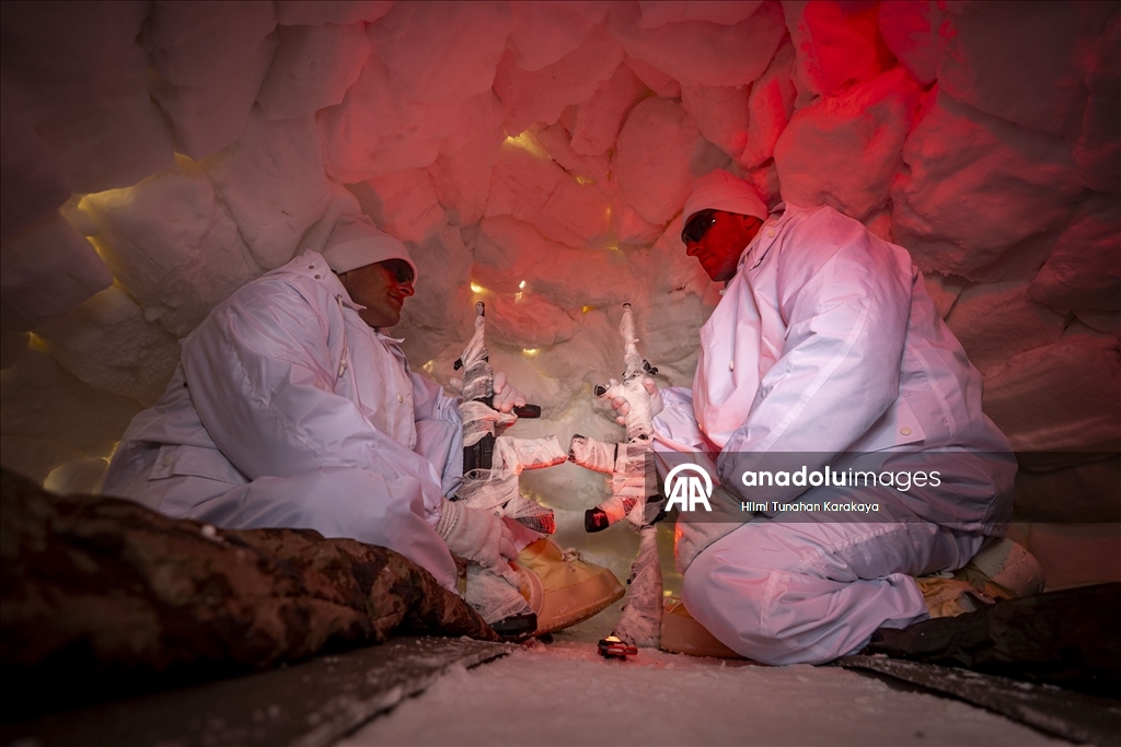 Özel harekat polisleri çetin kış şartlarında operasyon ve arama kurtarma görevlerine hazır