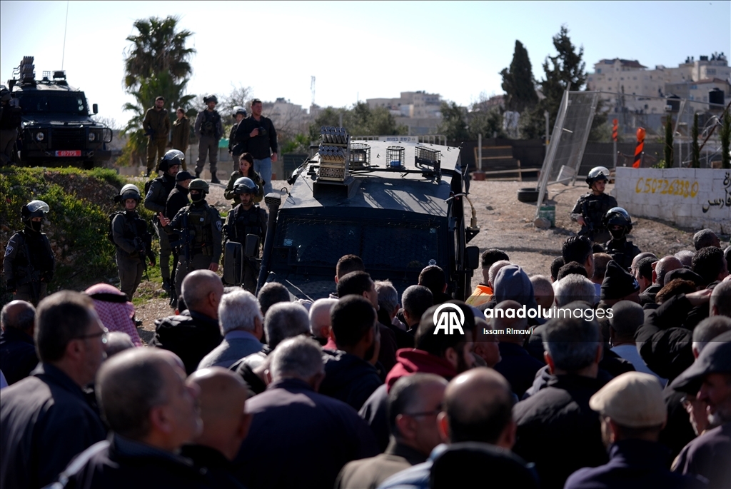 Израиль ограничил въезд палестинцев к Мечеть Аль-Акса в первый день Рамадана