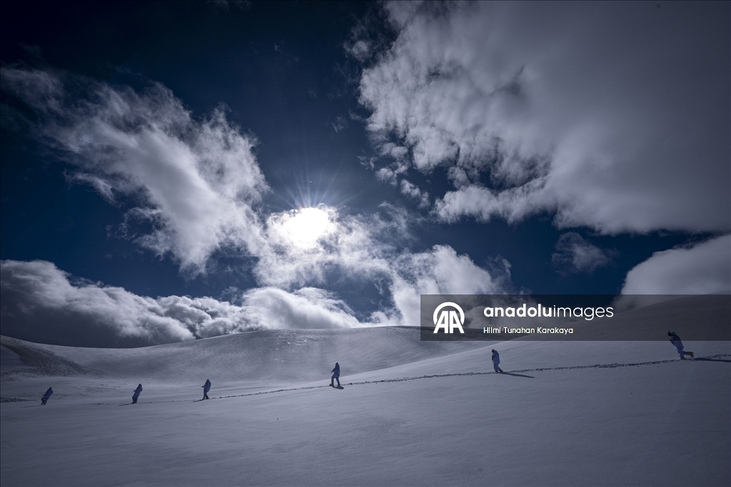 Спецназовцы готовы к операциям и спасательным миссиям в суровых зимних условиях 20