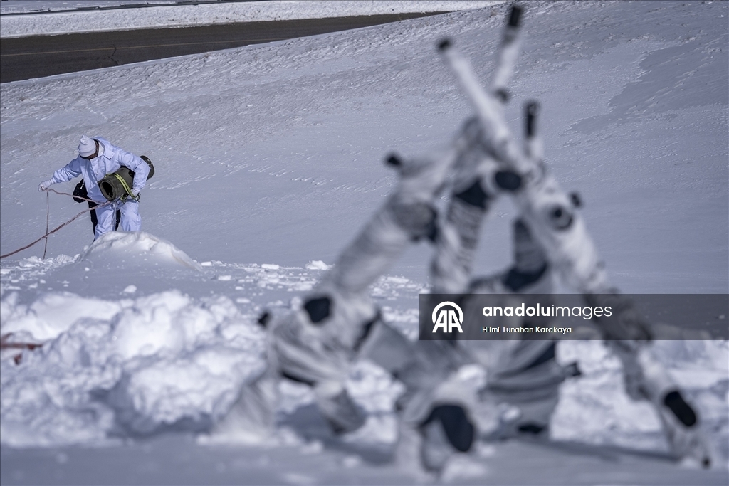 Спецназовцы готовы к операциям и спасательным миссиям в суровых зимних условиях 19