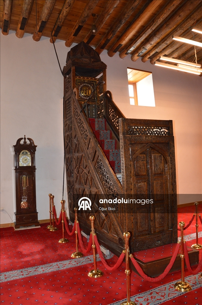 794-летняя мечеть Сиврихисар Улу в Эскишехире подготовлена к Рамазану