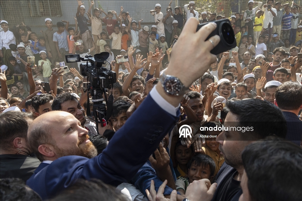 بنغلاديش.. وفد تركي يشارك مسلمي الروهينغيا الإفطار ويتفقد أوضاعهم