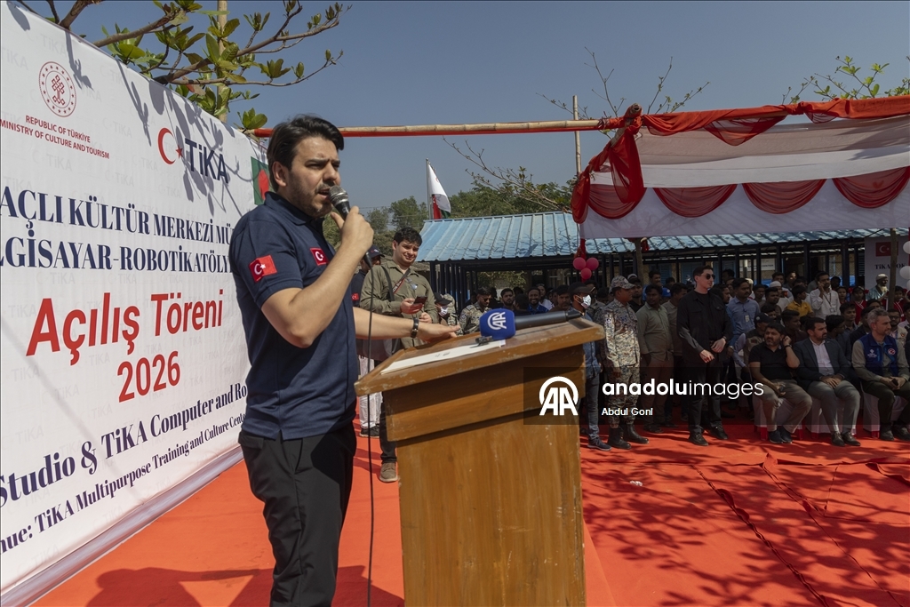 بنغلاديش.. وفد تركي يشارك مسلمي الروهينغيا الإفطار ويتفقد أوضاعهم