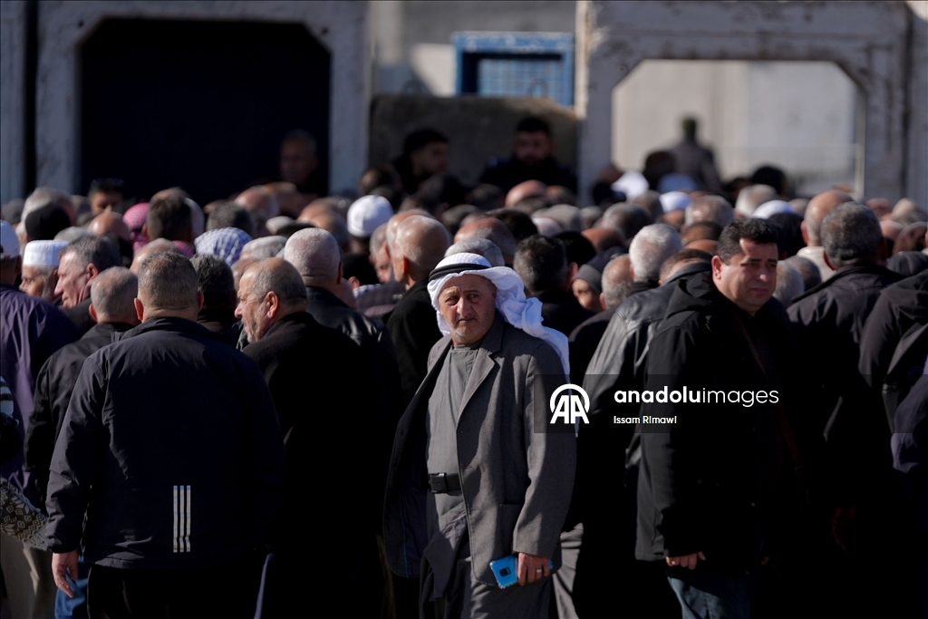 Израиль ограничил въезд палестинцев к Мечеть Аль-Акса в первый день Рамадана