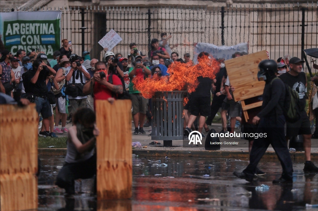 В Аргентине прошла всеобщая забастовка против трудовой реформы Милея