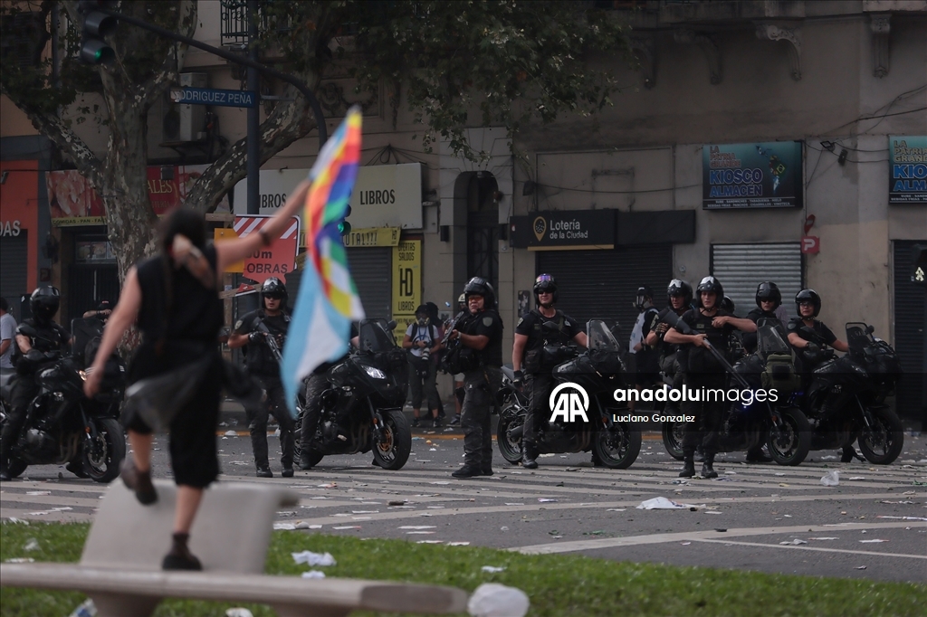 В Аргентине прошла всеобщая забастовка против трудовой реформы Милея