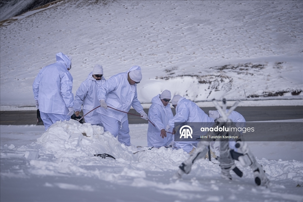 Спецназовцы готовы к операциям и спасательным миссиям в суровых зимних условиях 10