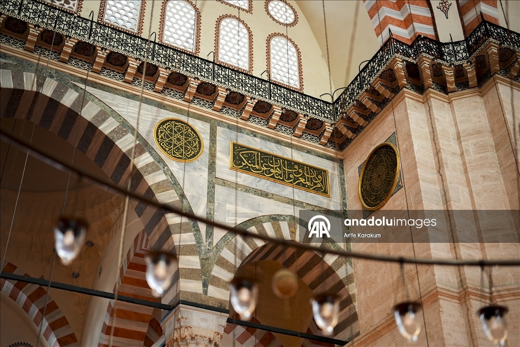 İSTANBUL'UN SELATİN CAMİLERİ - İstanbul silüetinin mücevheri: "Süleymaniye Camisi"