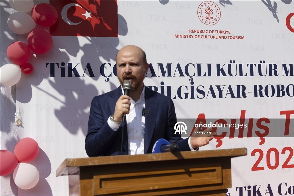 بنغلاديش.. وفد تركي يشارك مسلمي الروهينغيا الإفطار ويتفقد أوضاعهم