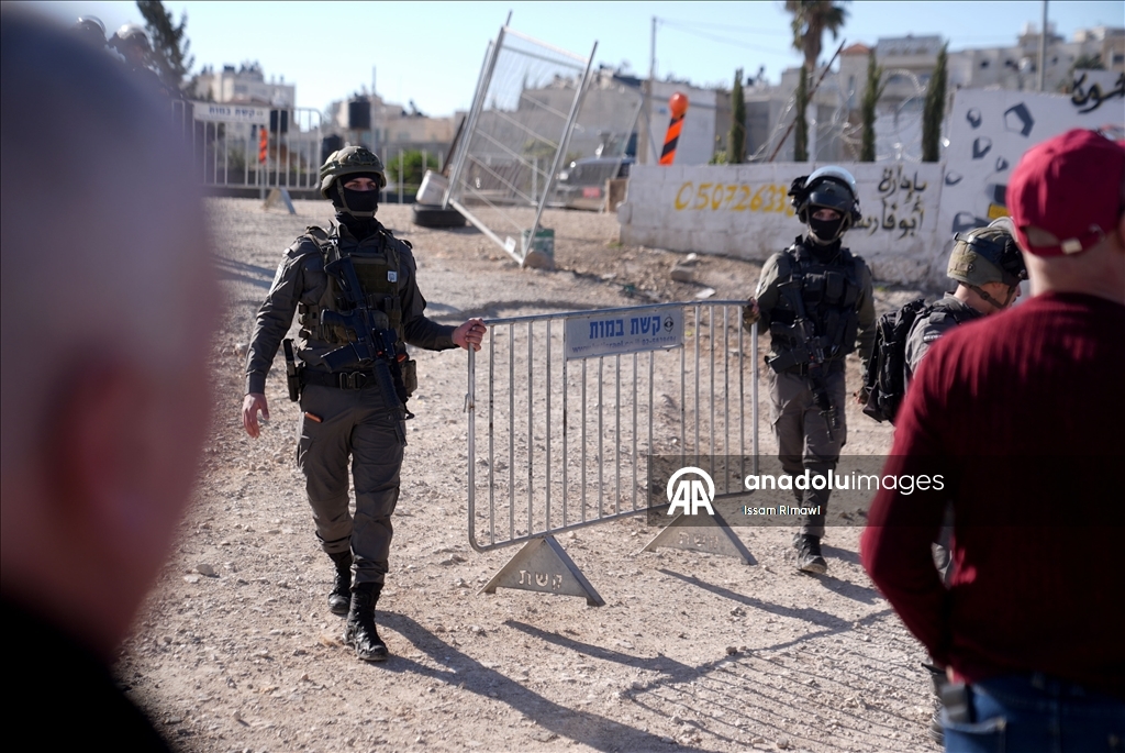 Израиль ограничил въезд палестинцев к Мечеть Аль-Акса в первый день Рамадана