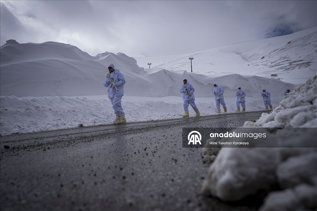 Спецназовцы готовы к операциям и спасательным миссиям в суровых зимних условиях 9