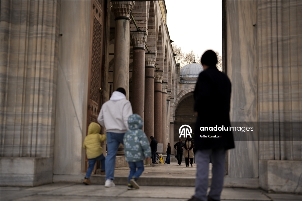 İSTANBUL'UN SELATİN CAMİLERİ - İstanbul silüetinin mücevheri: "Süleymaniye Camisi"