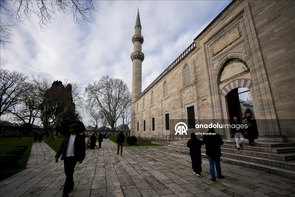 İSTANBUL'UN SELATİN CAMİLERİ - İstanbul silüetinin mücevheri: "Süleymaniye Camisi"