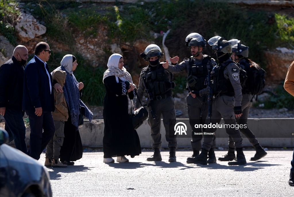 Израиль ограничил въезд палестинцев к Мечеть Аль-Акса в первый день Рамадана