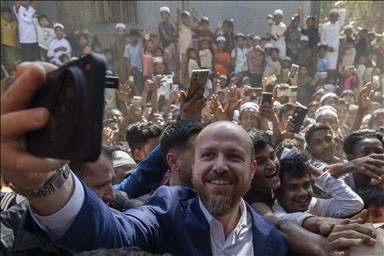 بنغلاديش.. وفد تركي يشارك مسلمي الروهينغيا الإفطار ويتفقد أوضاعهم