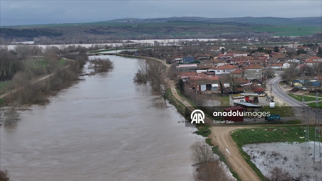Edirne'de Tunca Nehri'nin debisi yükseldi, Meriç Nehri'nde taşkınlar oluştu