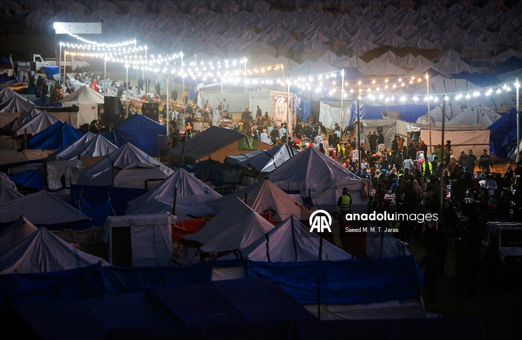 Gazze'de toplu iftar programı düzenlendi
