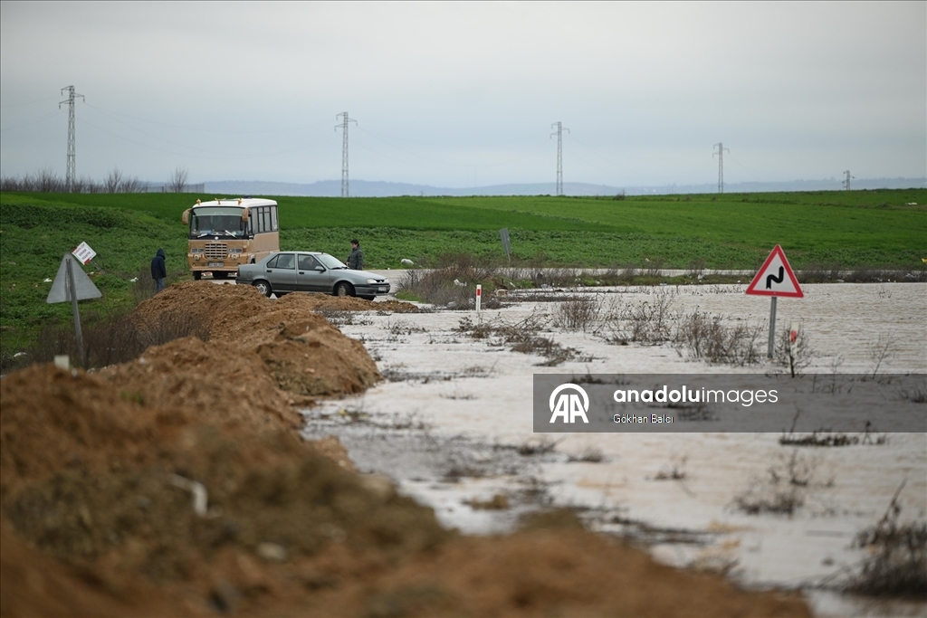 Edirne'de Tunca Nehri'nin debisi yükseldi, Meriç Nehri'nde taşkınlar oluştu