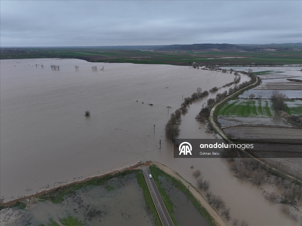 Edirne'de Tunca Nehri'nin debisi yükseldi, Meriç Nehri'nde taşkınlar oluştu