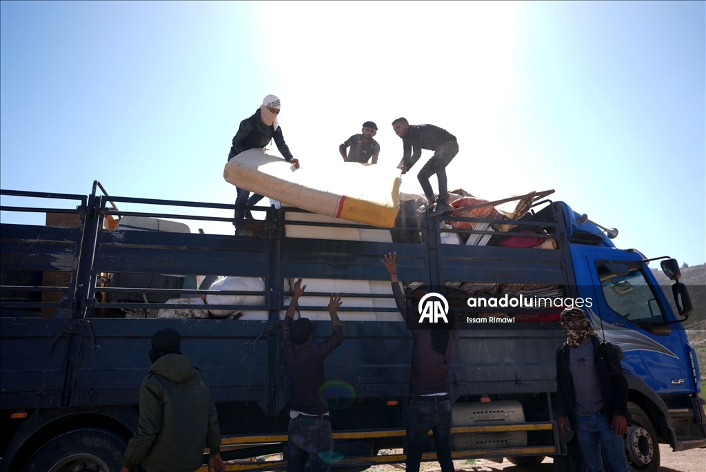 الضفة.. اعتداءات المستوطنين تهجّر 11 عائلة فلسطينية شرق رام الله