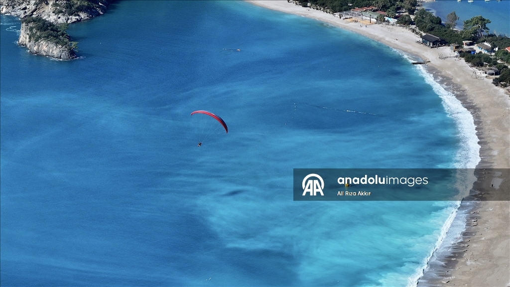 Fethiye'de bu yıl yamaç paraşütü uçuşlarında Çinli turistlerde artış bekleniyor