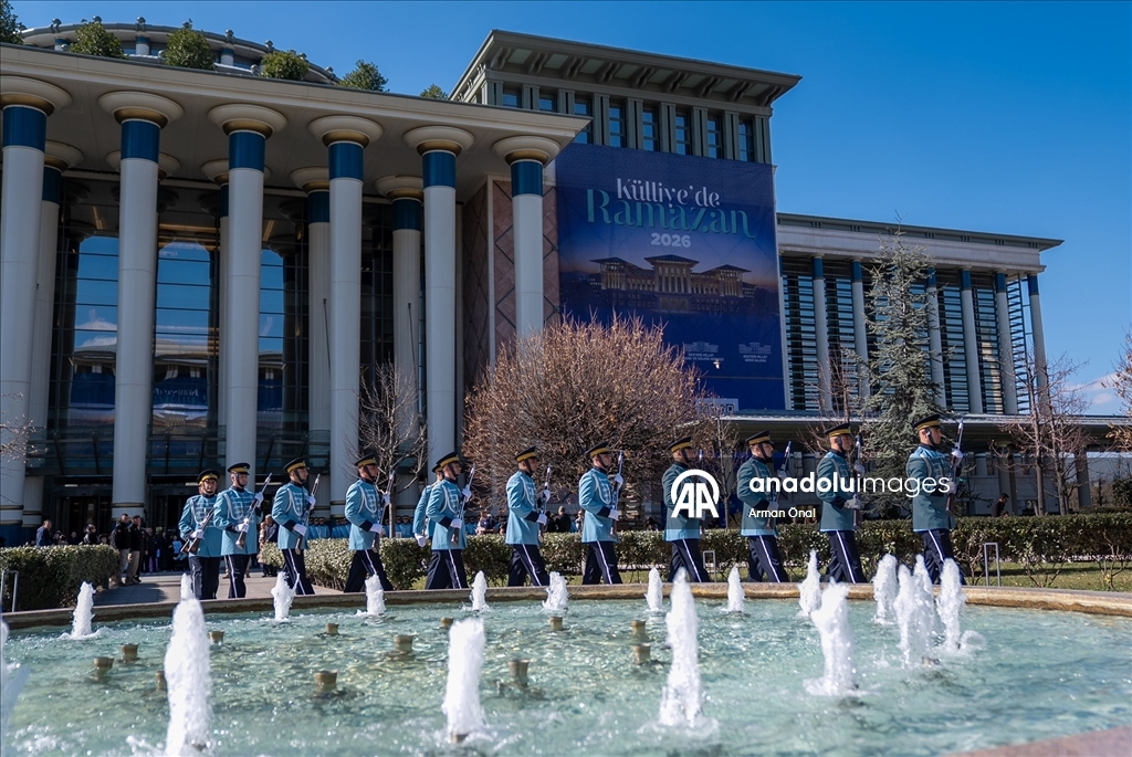 "Külliye'de Ramazan" etkinlikleri kapsamında Cumhurbaşkanlığı Muhafız Alayı Tüfekli Birlik Gösterisi düzenlendi