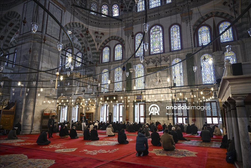 СУЛТАНСКИЕ МЕЧЕТИ СТАМБУЛА «СЕЛАТИН» — первая большая мечеть города «Фатих»