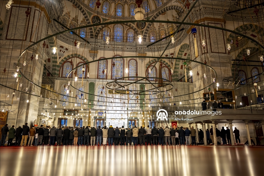 İSTANBUL'UN SELATİN CAMİLERİ - İstanbul'un ilk büyük selatin camisi "Fatih Camisi"