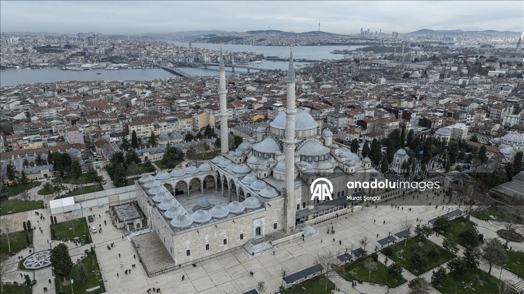 İSTANBUL'UN SELATİN CAMİLERİ - İstanbul'un ilk büyük selatin camisi "Fatih Camisi"