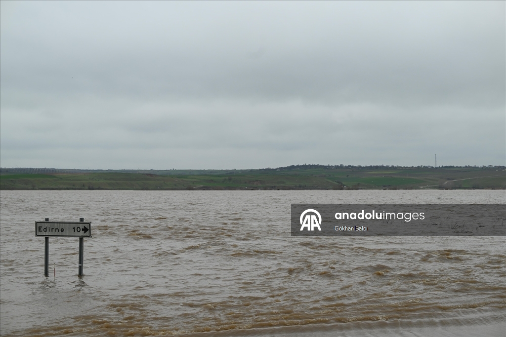 Edirne'de Tunca Nehri'nin debisi yükseldi, Meriç Nehri'nde taşkınlar oluştu