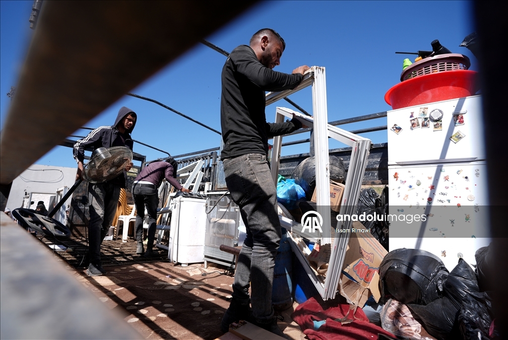 الضفة.. اعتداءات المستوطنين تهجّر 11 عائلة فلسطينية شرق رام الله