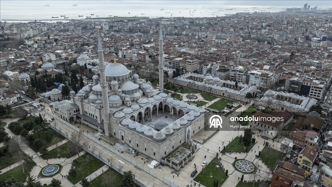 İSTANBUL'UN SELATİN CAMİLERİ - İstanbul'un ilk büyük selatin camisi "Fatih Camisi"