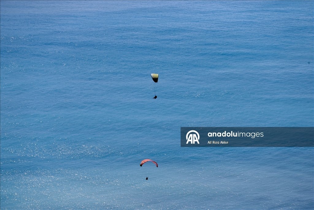 Fethiye'de bu yıl yamaç paraşütü uçuşlarında Çinli turistlerde artış bekleniyor