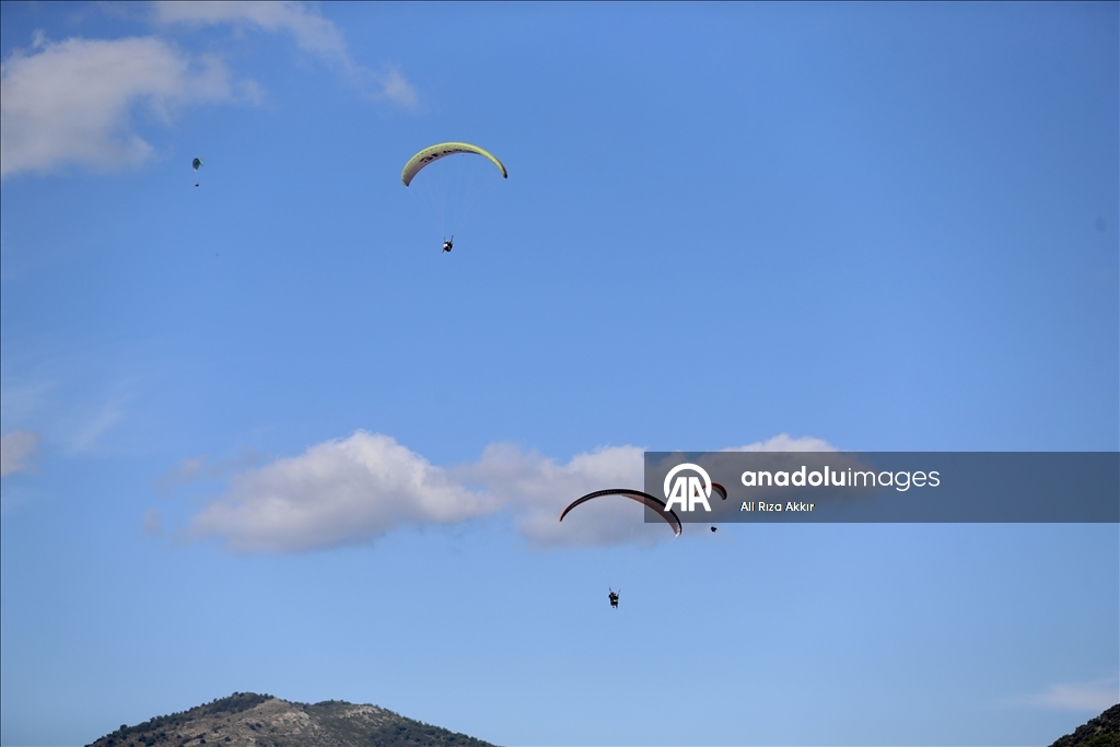 Fethiye'de bu yıl yamaç paraşütü uçuşlarında Çinli turistlerde artış bekleniyor