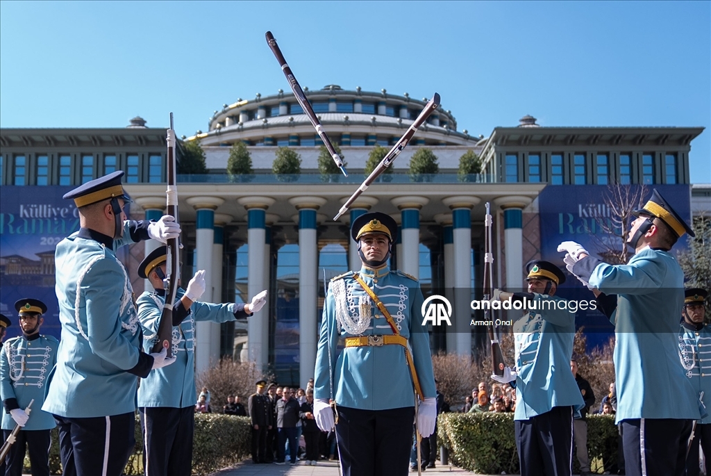 "Külliye'de Ramazan" etkinlikleri kapsamında Cumhurbaşkanlığı Muhafız Alayı Tüfekli Birlik Gösterisi düzenlendi