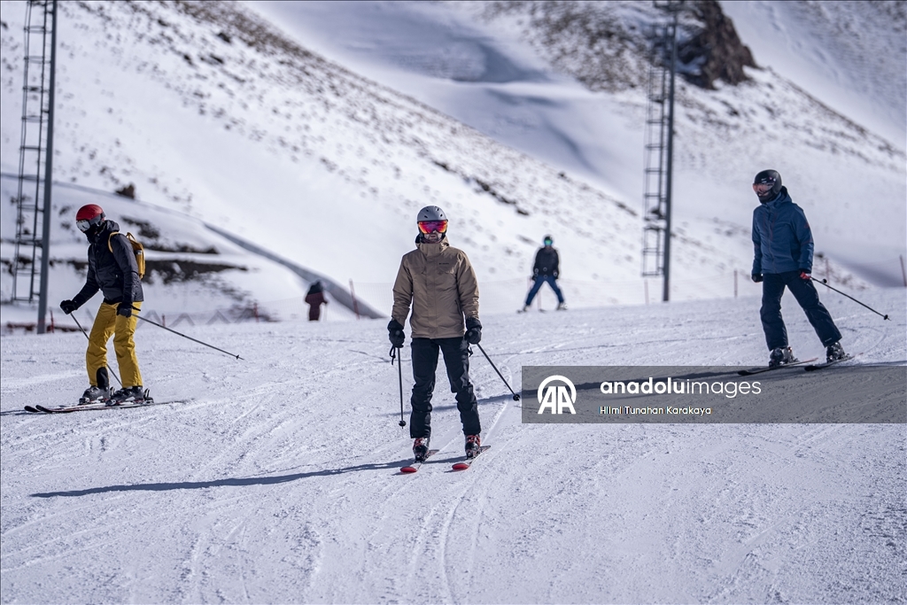الشرق التركي.. مركز بالاندوكان يجمع متعة التزلج وبهجة رمضان