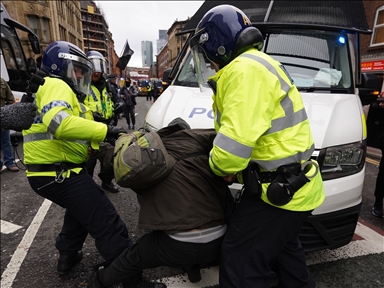 Manchester’da göç karşıtı protesto gösterisine polis müdahalesi