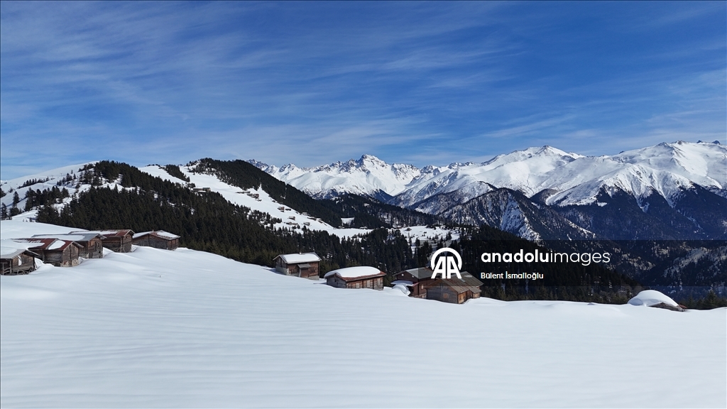 Rize'de Kaçkar Dağları ve yaylalardaki kar manzarası dronla görüntülendi 1