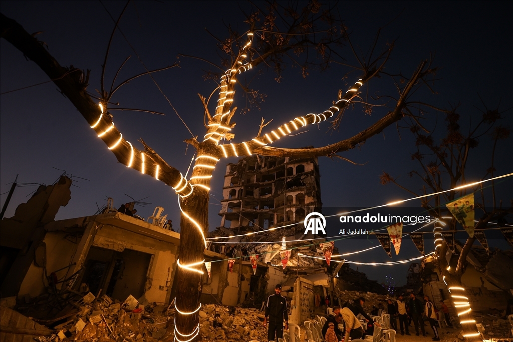 Gazze'de toplu iftar programı düzenlendi