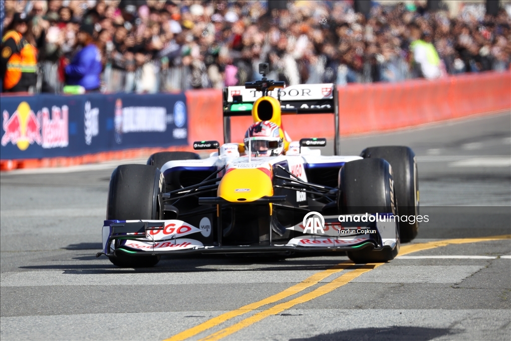 В Сан-Франциско прошло шоу Red Bull Showrun