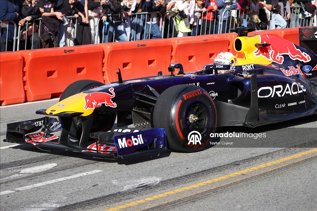 В Сан-Франциско прошло шоу Red Bull Showrun