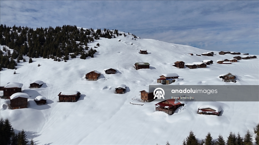 Rize'de Kaçkar Dağları ve yaylalardaki kar manzarası dronla görüntülendi 9