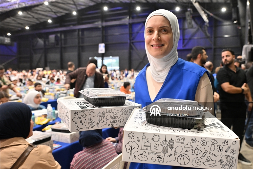 5700 صائم.. لبنان يقيم "أكبر مائدة إفطار رمضاني" بالعالم