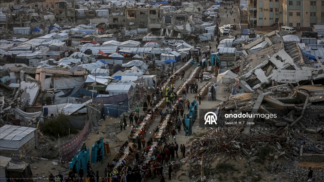 Gazze'de toplu iftar programı düzenlendi