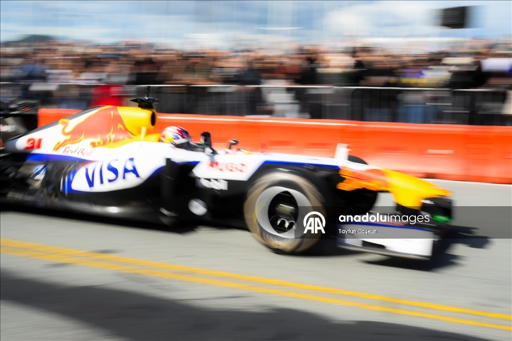 В Сан-Франциско прошло шоу Red Bull Showrun