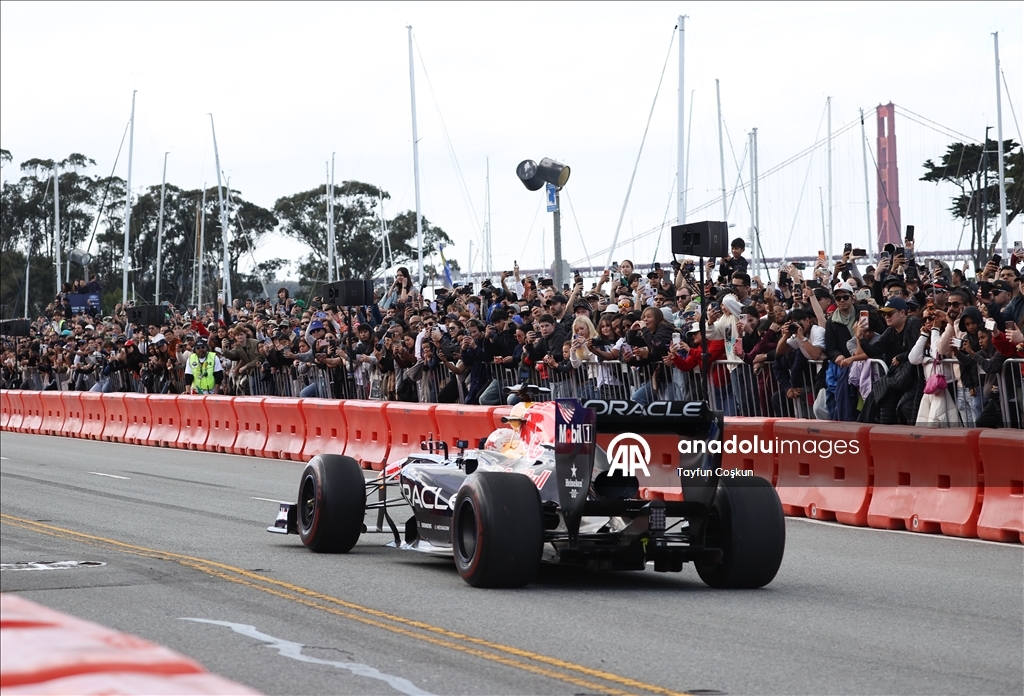 В Сан-Франциско прошло шоу Red Bull Showrun