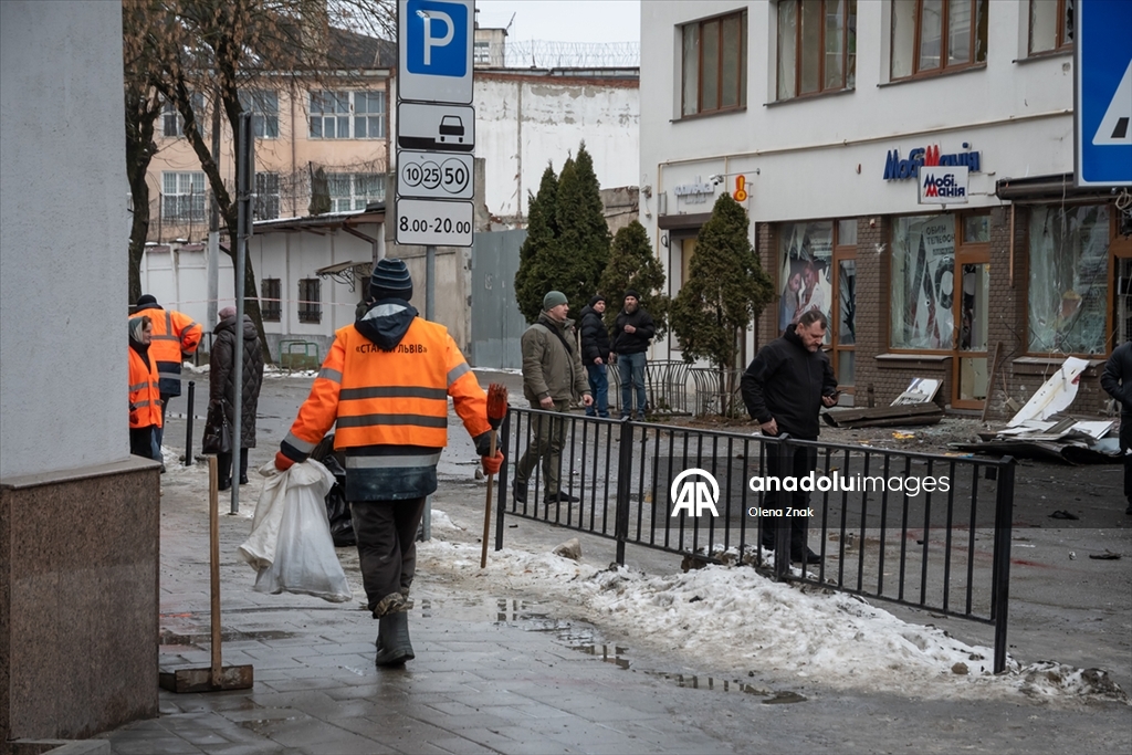 Lviv’de patlamalarda bir polis öldü, 24 kişi yaralandı