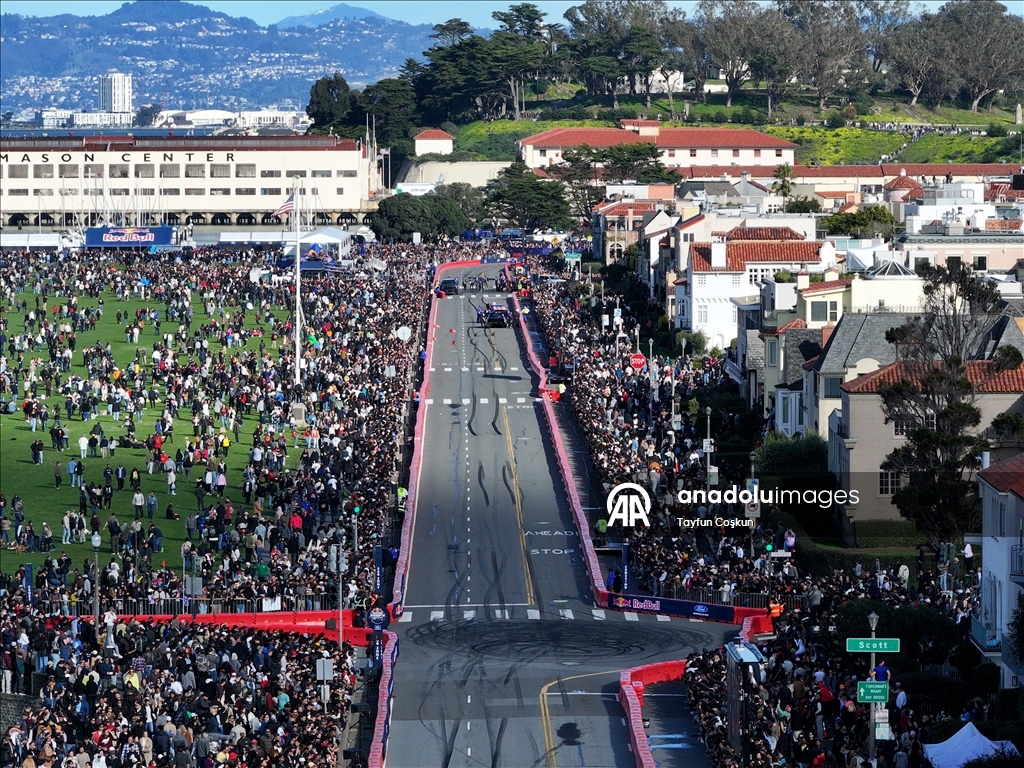 В Сан-Франциско прошло шоу Red Bull Showrun