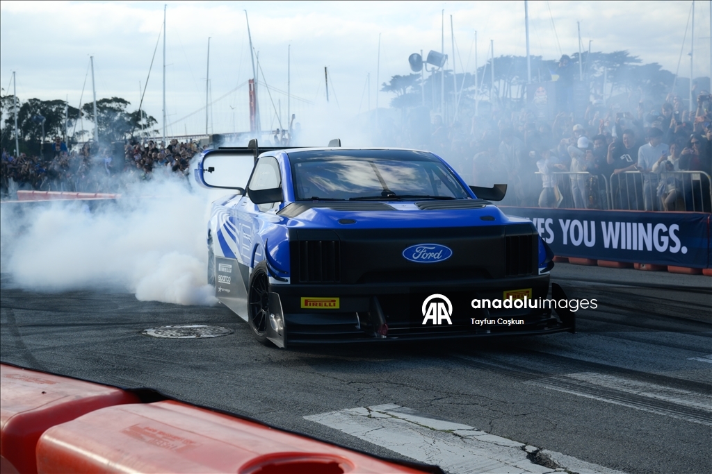 В Сан-Франциско прошло шоу Red Bull Showrun