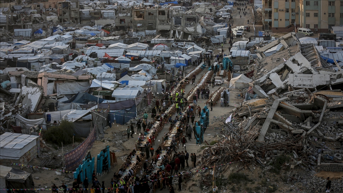 Gazze'de toplu iftar programı düzenlendi